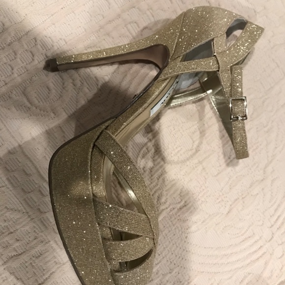 Heels - Picture 3 of 3